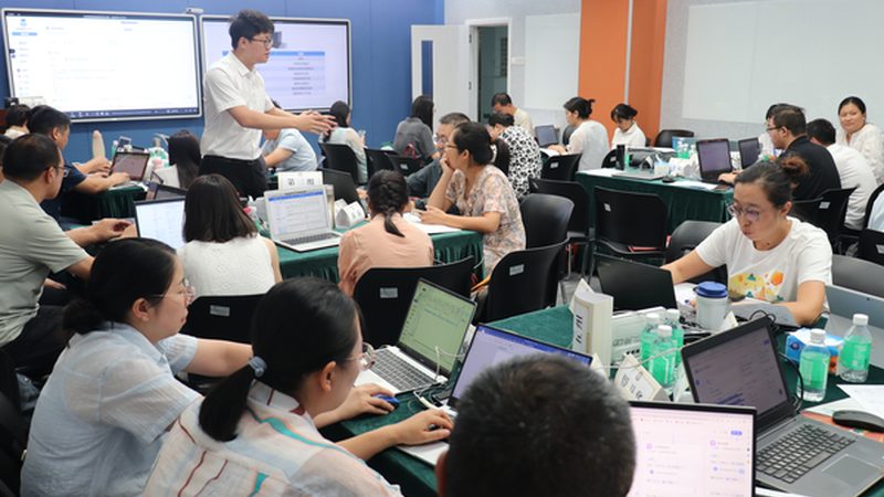 成都叉车证复审流程详解：关键步骤与注意事项